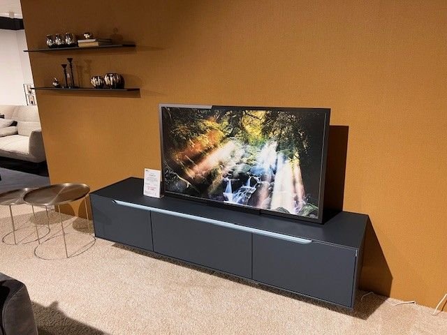 Lowboard in dunkelblau mit zwei Wandboarden